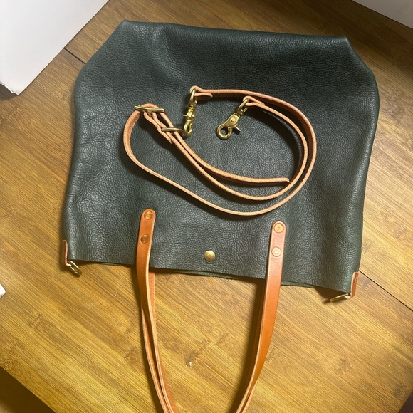 **SOLD—KMM & Co. Green Kodiak Leather Tote & Crossbody Bag - Picture 3 of 9